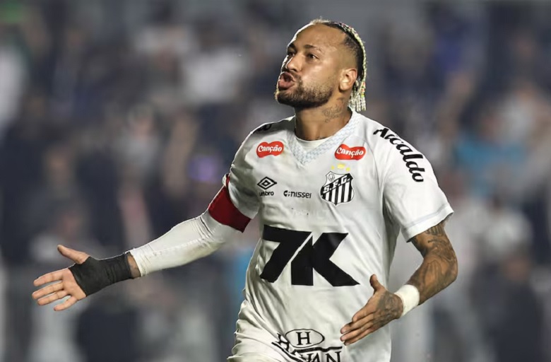 Neymar khẳng định vị thế huyền thoại bằng việc in dấu giày vào bàn thắng thứ 700 - Ảnh 1