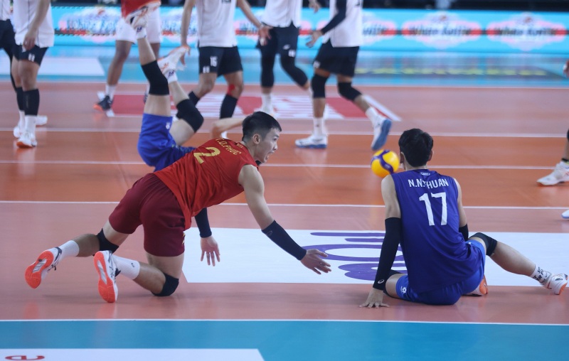 Tuyển bóng chuyền nam Việt Nam tiếp tục ôm hận trước Indonesia ở SEA V.League 2025 - Ảnh 1