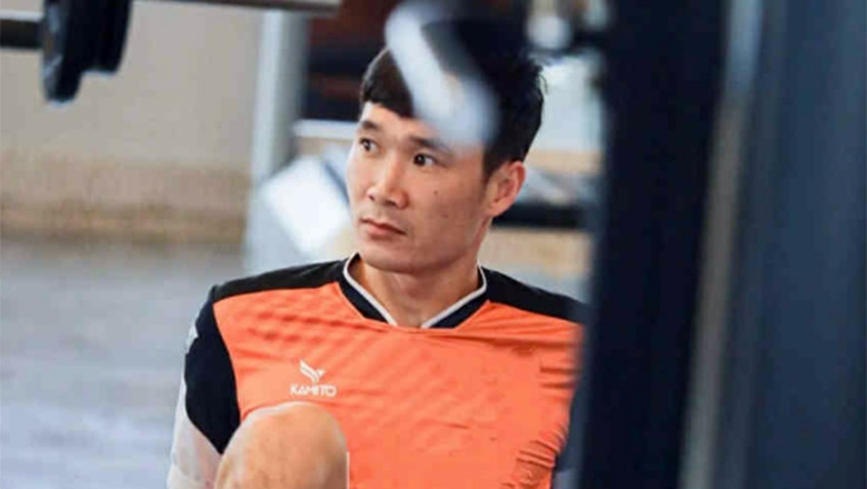 Hà Nội FC đau đáu tìm người thay Văn Hậu - Ảnh 1