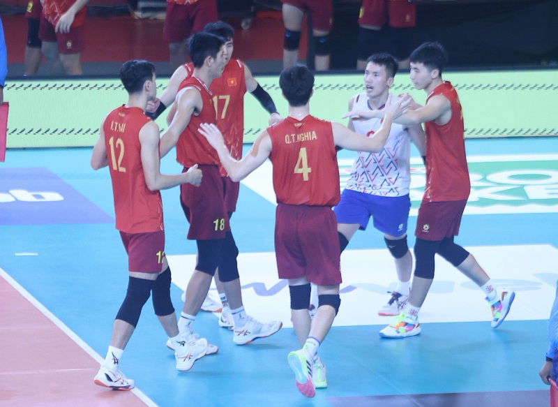 Tuyển bóng chuyền nam Việt Nam giành huy chương SEA V.League 2025 sau khi 'trả nợ' Philippines - Ảnh 1