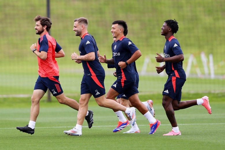 Mất chỗ đứng tại MU, Luke Shaw cân nhắc sang Saudi Arabia ‘dưỡng già’ - Ảnh 2