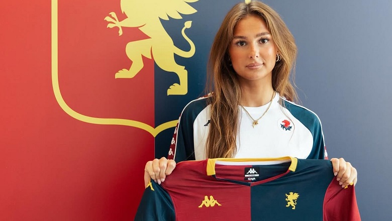 Tân binh Serie A được ca ngợi là 'cầu thủ nữ đẹp nhất' thế giới bóng đá - Ảnh 1
