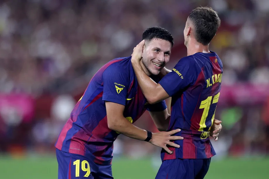 Thi đấu mờ nhạt, Rashford bị rút ra sân chỉ sau 30 phút trong ngày ra mắt Barca - Ảnh 2