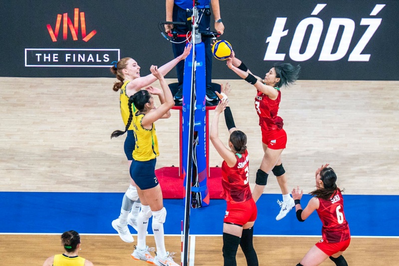 Tuyển bóng chuyền nữ Nhật Bản thua cay đắng Brazil, mất vé dự chung kết Volleyball Nations League 2025 - Ảnh 1