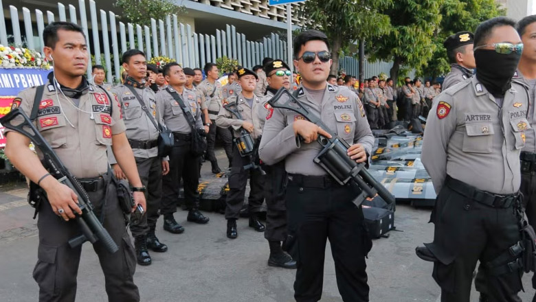 4 CĐV Indonesia bị bắt vì làm loạn ở chung kết U23 ĐNÁ, có thể ngồi tù 5 năm - Ảnh 1