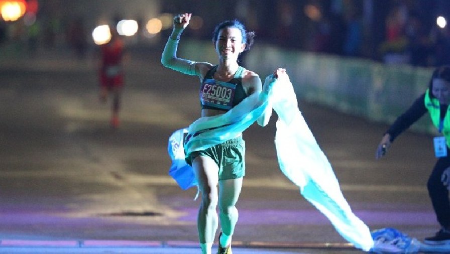Nguyễn Thị Oanh lập kỷ lục, vượt mặt VĐV Thái Lan vô địch giải Bán Marathon Quốc tế 2023