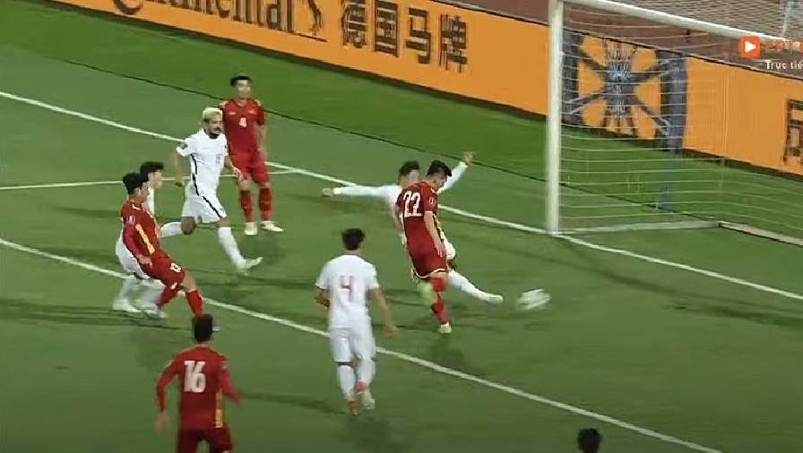 Tiến Linh trừng phạt hàng thủ Trung Quốc, ghi bàn thứ 3 tại vòng loại cuối World Cup
