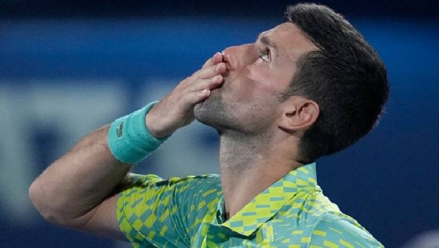 Djokovic nhọc nhằn giành vé vào vòng 2 Dubai Championships