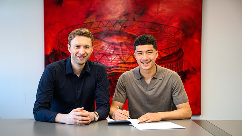 Cầu thủ gốc Việt Ibrahim Maza chính thức đầu quân cho nhà vô địch Bundesliga, giá gần 300 tỷ