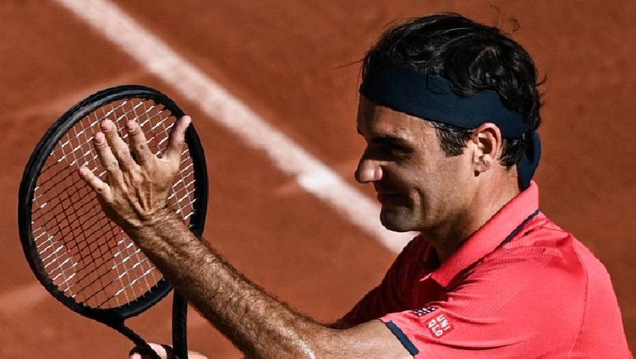 Federer khởi đầu như mơ tại Roland Garros sau 487 ngày vắng bóng
