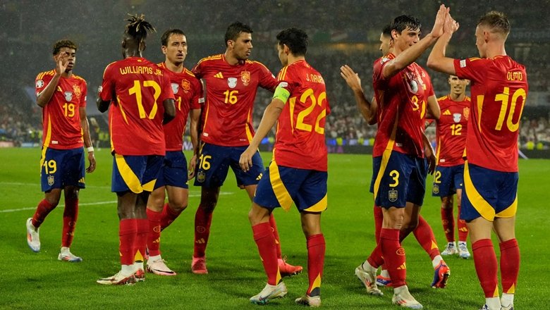 Vì sao các cầu thủ Tây Ban Nha không hát quốc ca trước trận đấu?