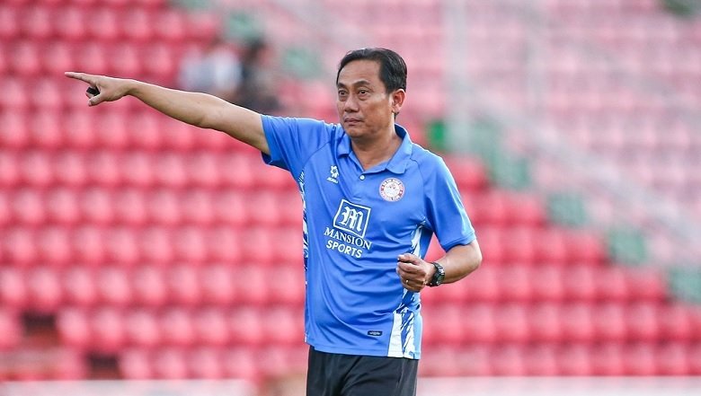 HLV Phùng Thanh Phương rời CLB TP.HCM vì không đủ bằng cấp