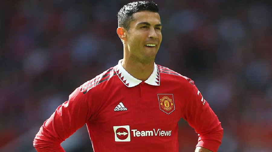 Ronaldo bị thay ra sau hiệp 1, tự ý bỏ về sớm ở trận MU hòa Vallecano