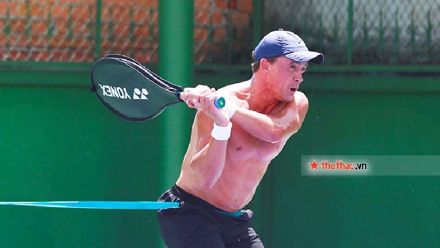 M25 Tây Ninh: Tay vợt New Zealand tập giữa trưa nắng, khoe cơ bắp cuồn cuộn ở tuổi 35