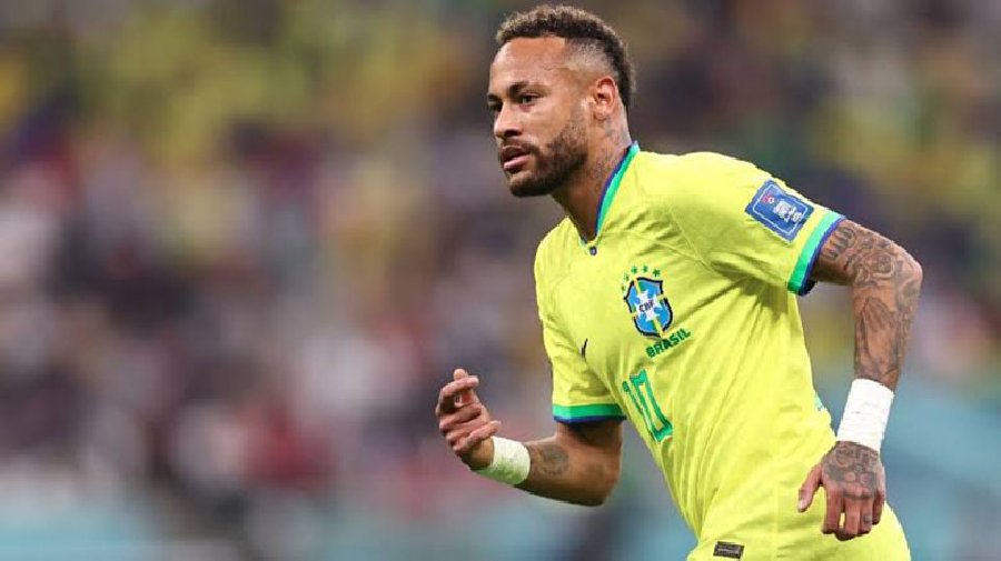 HLV Tite đứng ngồi không yên vì Neymar có thể vắng mặt ở vòng 1/8