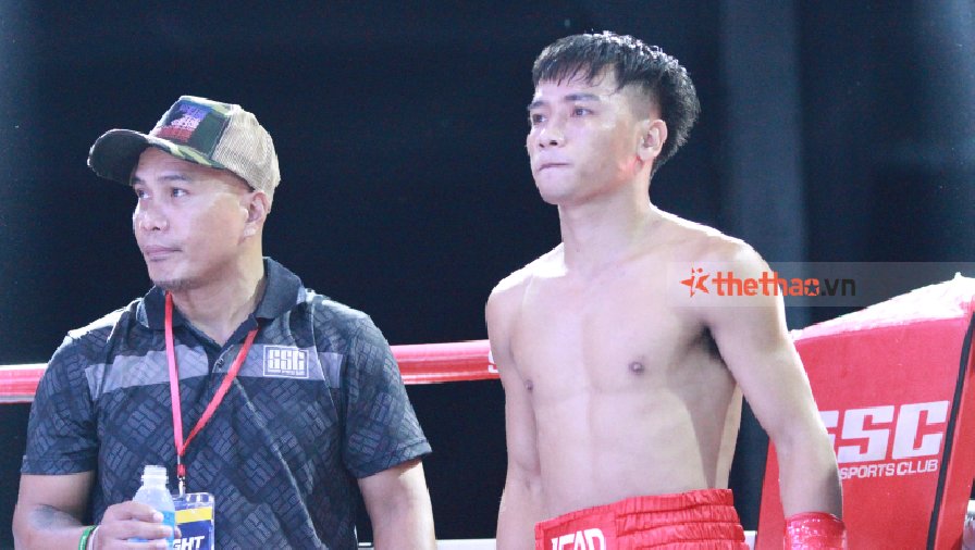Vì sao Lê Hữu Toàn trượt ngã ở đầu trận bảo vệ đai WBA Asia