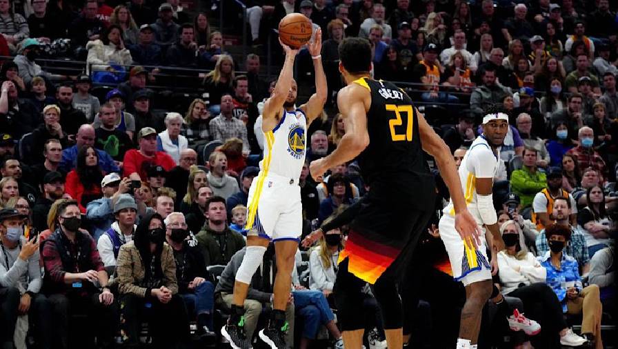 Kết quả bóng rổ NBA ngày 2/1/2022: Jazz vs Warriors: Chiến binh chết hụt