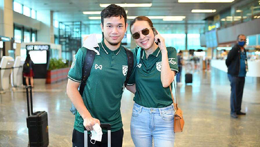 Madam Pang tiễn sao trẻ Leicester trở về Anh sau AFF Cup 2021