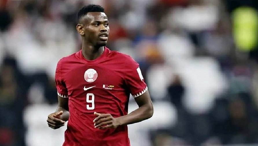 Cầu thủ ghi bàn duy nhất cho Qatar tại World Cup 2022 mất Asian Cup 2023 vào giờ chót