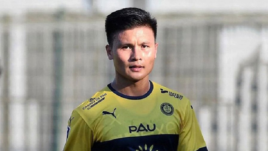 Quang Hải không thi đấu trong trận thua của Pau FC