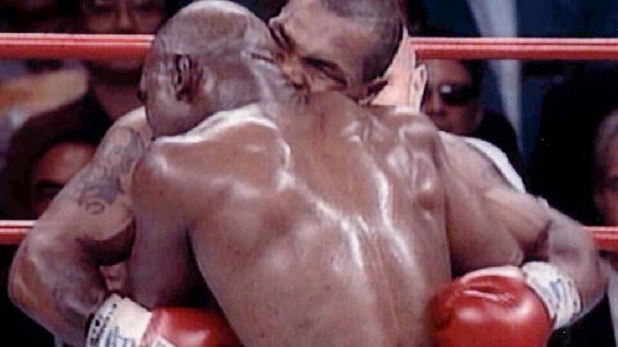 Vì sao Mike Tyson lại cắn tai Evander Holyfield?