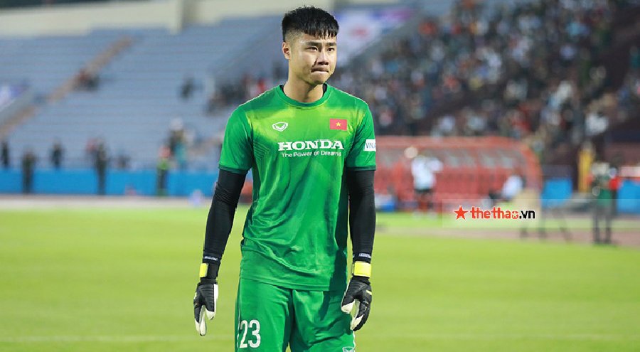 Văn Toản mắc sai lầm như Karius, 'biếu' bàn thắng cho U23 Thái Lan
