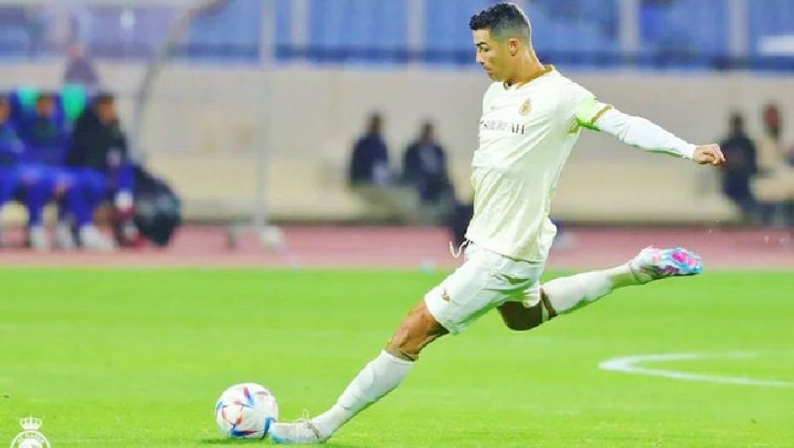 Ronaldo tuyên bố ở lại Saudi Arabia thêm 1 mùa giải