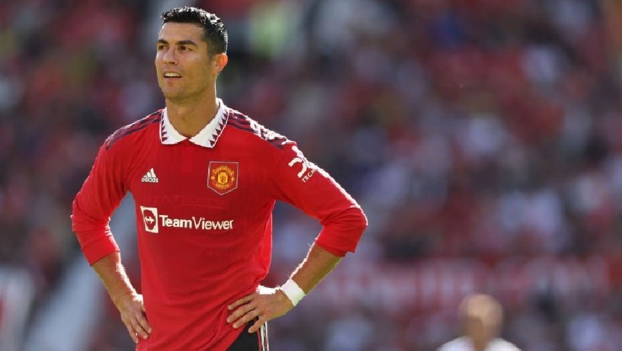 Ronaldo có phải nhận án phạt từ MU sau khi bỏ về sớm?