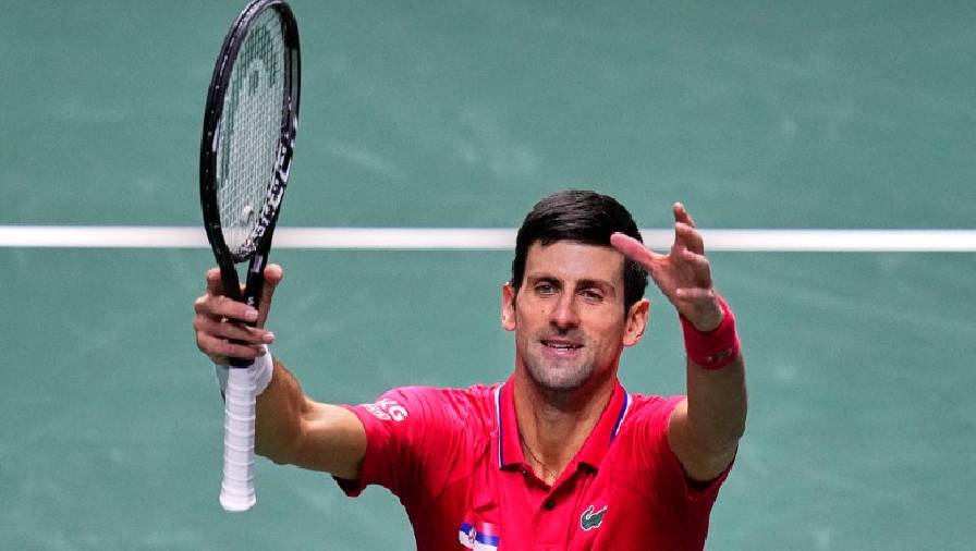 Djokovic thắng 2 trận, đưa Serbia vào bán kết Davis Cup 2021