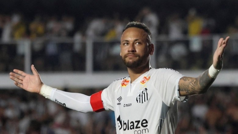 Neymar lại lập siêu phẩm cho Santos dù sút phạt ở góc cực hẹp