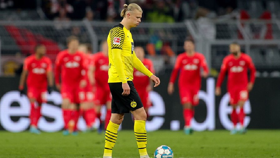 Dortmund thảm bại trước Leizig, giương cờ trắng trong cuộc đua vô địch Bundesliga