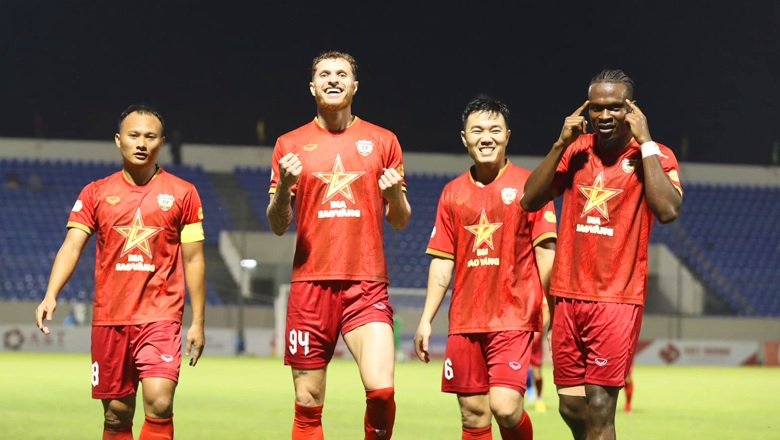 Hà Tĩnh thắng ngược Bình Dương, áp sát Top 3 V.League