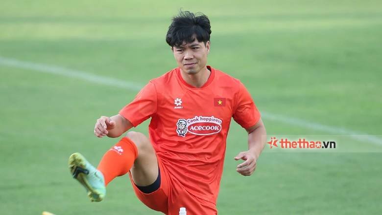 Công Phượng trở lại tập luyện, ĐT Việt Nam lần đầu đủ quân số
