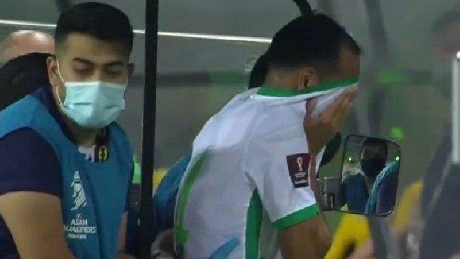 Rời sân sớm, cầu thủ Saudi Arabia khóc như mưa ở trận gặp Việt Nam