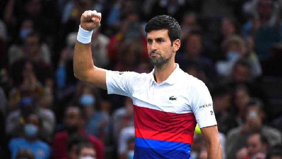 Djokovic thắng nhọc Fucsovics ở vòng 2 đơn nam Paris Masters 2021
