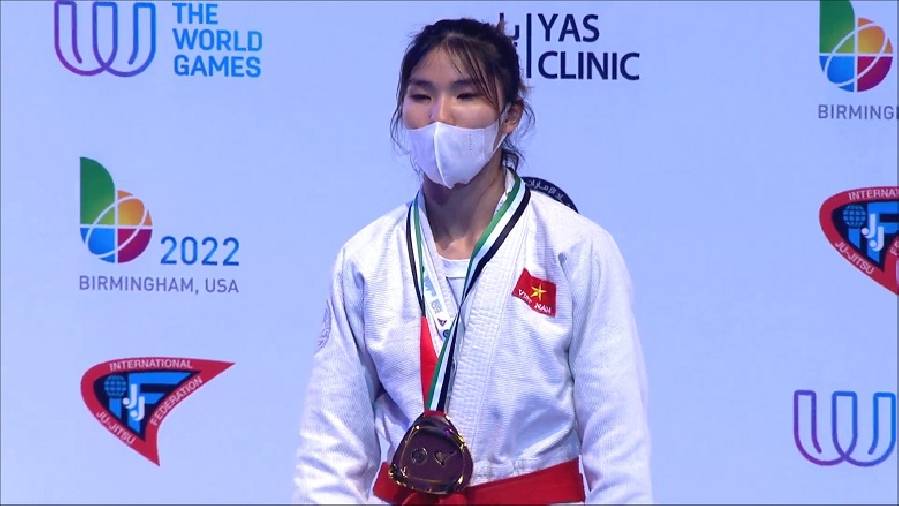 Đội tuyển Jiu Jitsu VN có chiếc HCV Vô địch Thế giới 2021 đầu tiên nhờ Đặng Thị Huyền