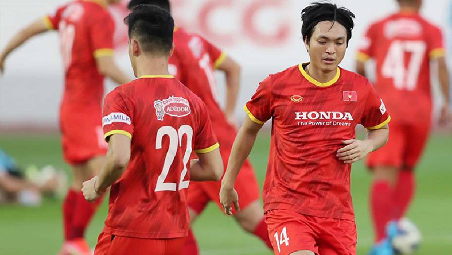 Vắng Hùng Dũng, ĐT Việt Nam chỉ có 4 tiền vệ trung tâm đá AFF Cup 2021