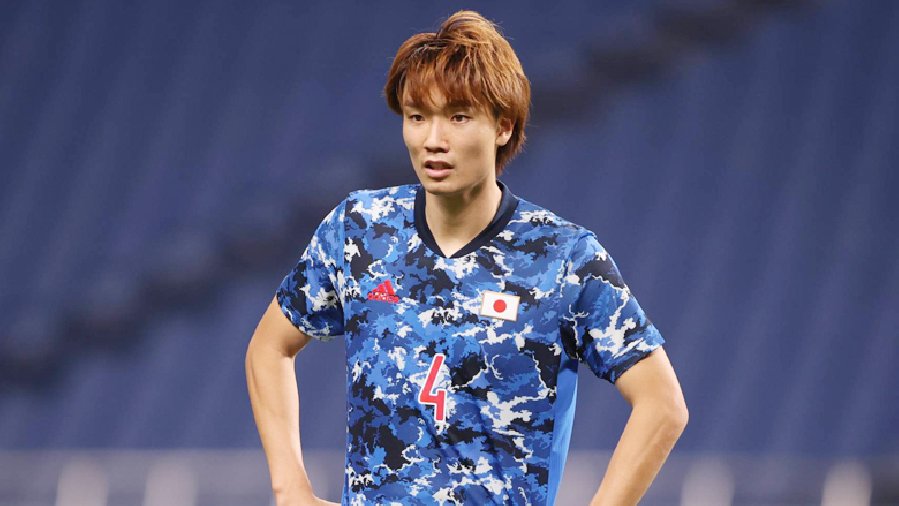 Trung vệ mắc lỗi khiến Nhật Bản dính penalty: 'Tôi không xứng đáng khoác áo ĐTQG'
