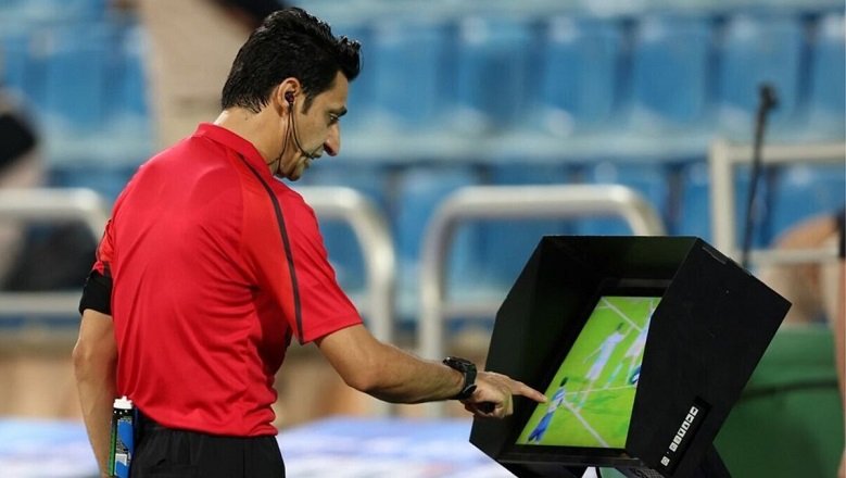 AFC không dùng VAR tại vòng bảng giải U20 châu Á 2025 để... tiết kiệm chi phí