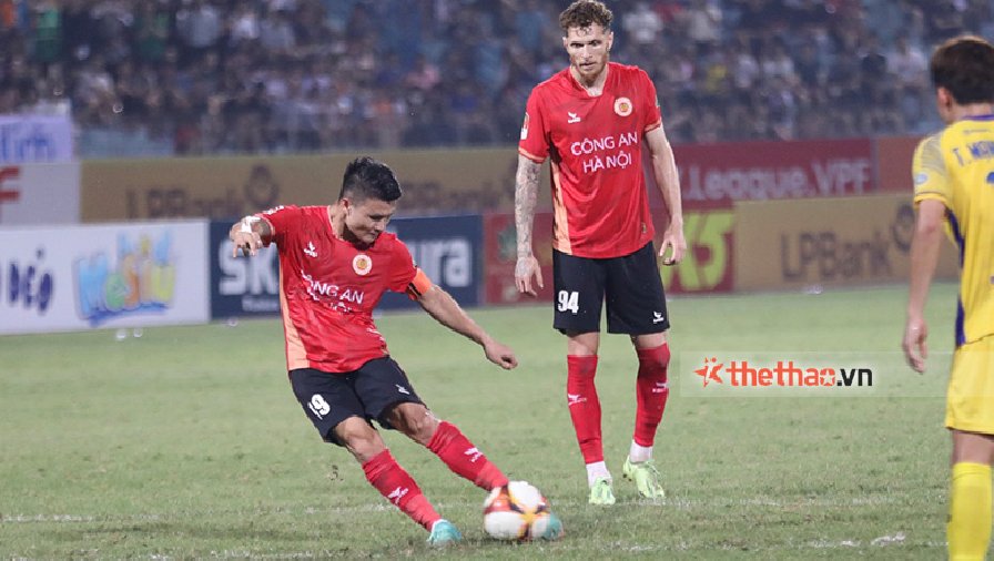 Quang Hải lập siêu phẩm sau ngày cưới, CAHN áp sát ngôi đầu V.League