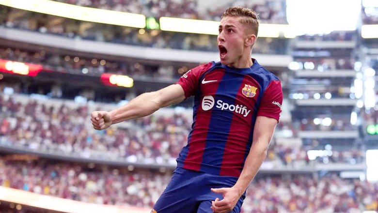 Barcelona ngược dòng giành chiến thắng, tiến gần ngai vàng La Liga