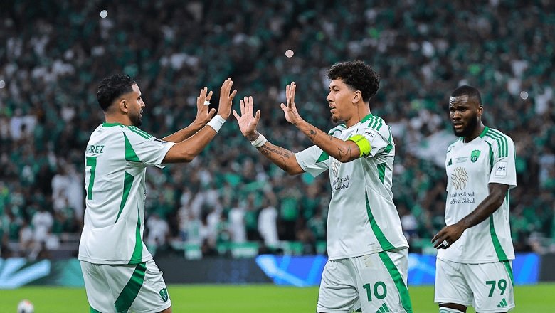Bộ ba cựu binh Ngoại hạng Anh lập siêu kỷ lục, Messi và Ronaldo nhìn vào cũng phải ghen tị