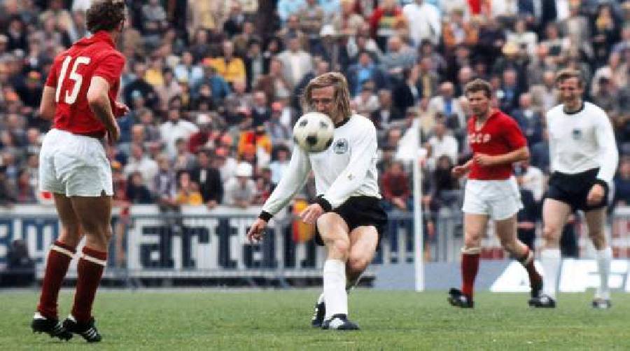 Kể chuyện EURO 1972: Ma mới chơi thứ bóng đá thế kỷ