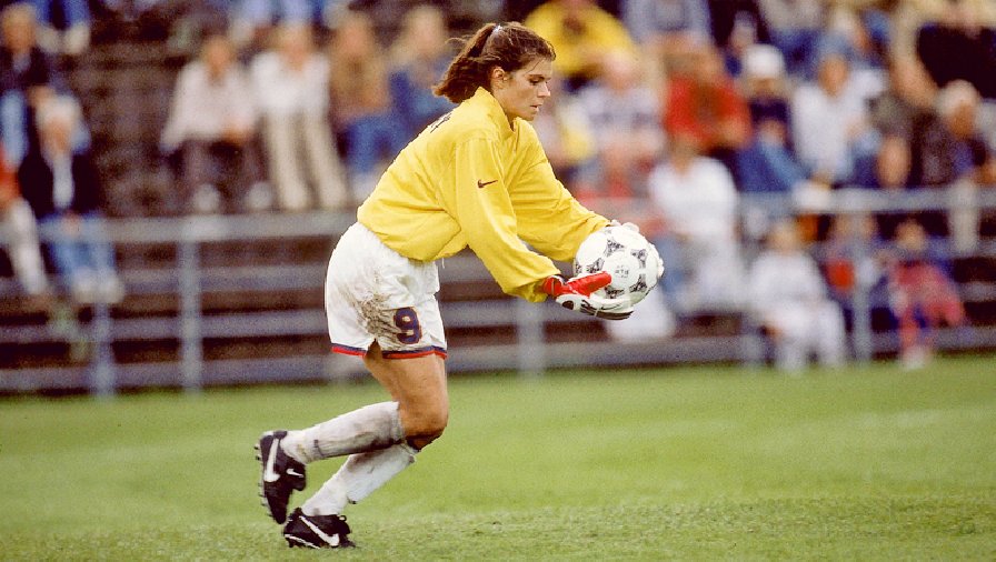 Khoảnh khắc World Cup nữ: Cầu thủ duy nhất vừa ghi bàn vừa làm thủ môn trong một trận đấu
