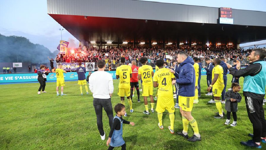 Tại sao Pau FC tiếp đón Dijon trên sân Stade du Hameau, giá vé bao nhiêu?
