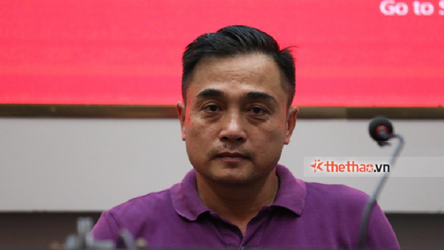 HLV Nguyễn Đức Thắng chỉ trích việc V.League tạm dừng: ‘Thể lực cầu thủ sẽ bị vắt kiệt’