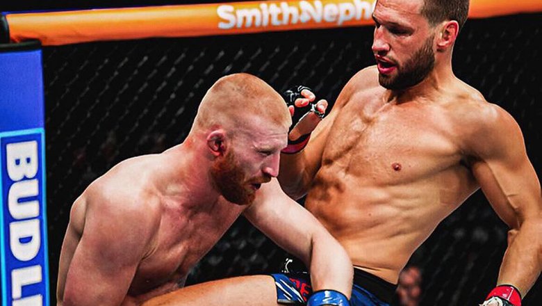 Cựu vô địch ONE Championship thắng ngôi sao đang lên của UFC