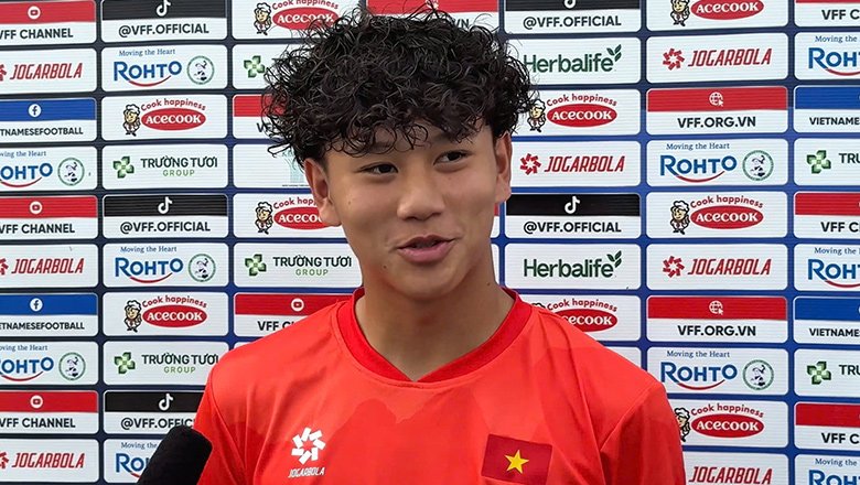 Alex Bùi lần đầu nói về cuộc sống ở Việt Nam, chưa ưu tiên đá V.League