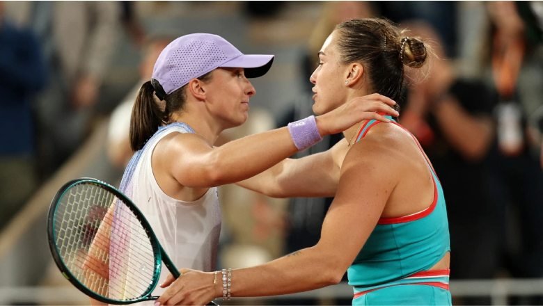 Thua trắng set 3 trước Sabalenka, Swiatek trở thành cựu vương Roland Garros