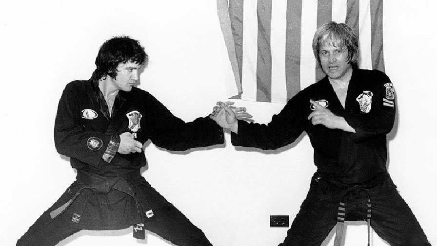 Có thể bạn không biết: Ông hoàng 'Rock n Roll' Elvis Presley là cao thủ Karate